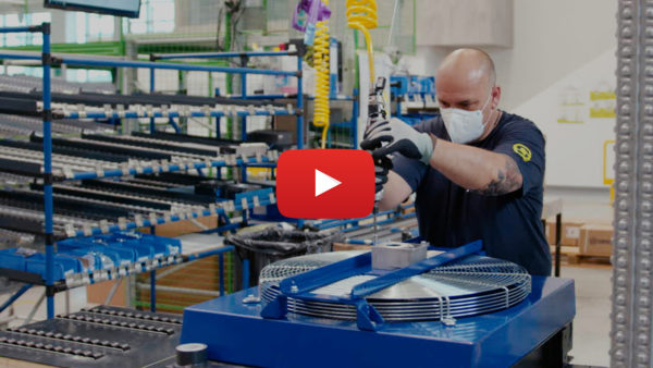 Per produrre i nostri scambiatori di calore aria-olio a flusso incrociato abbiamo pensato ad una pizzeria